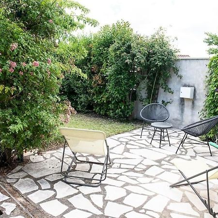 Petit Paradis . Pujaut Extérieur photo