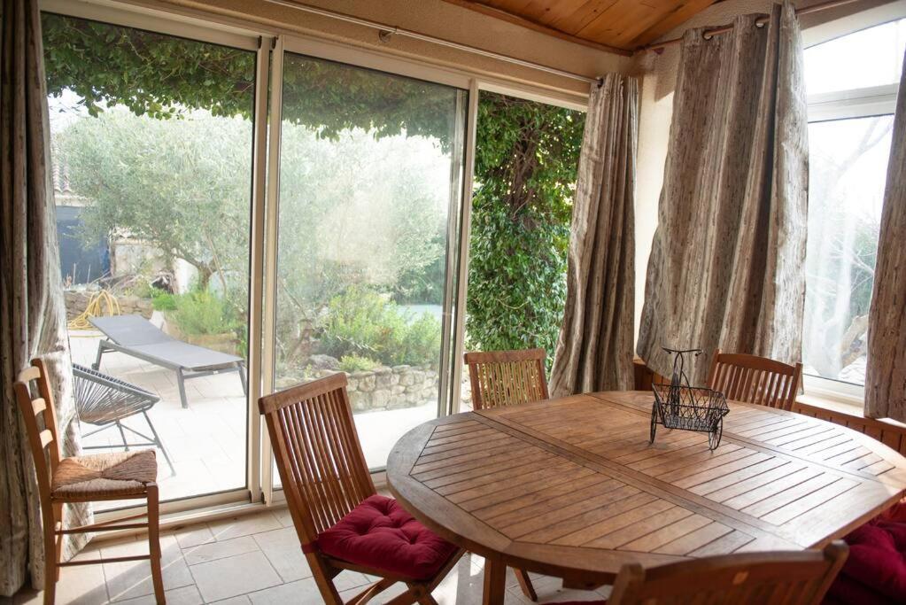 Petit Paradis . Pujaut Extérieur photo