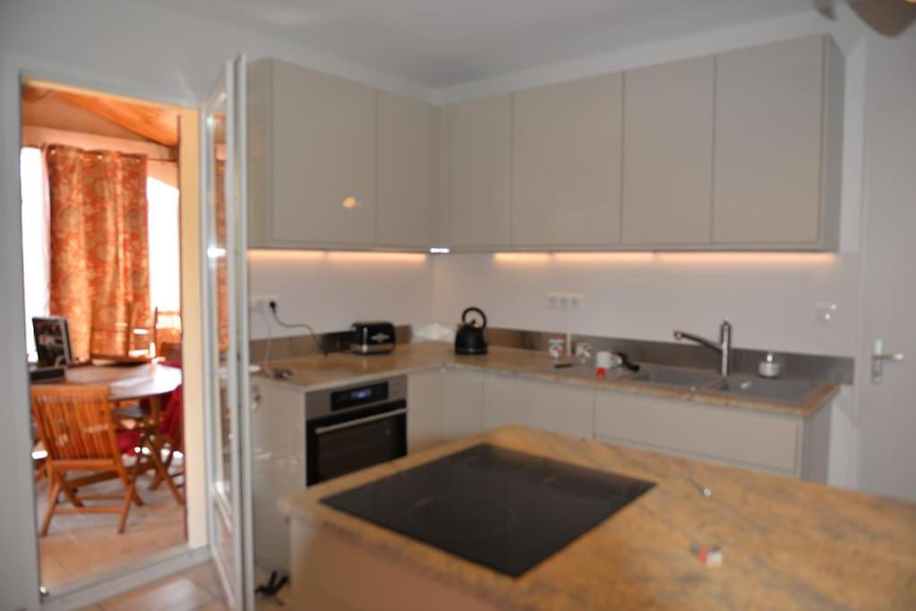 Petit Paradis . Pujaut Extérieur photo