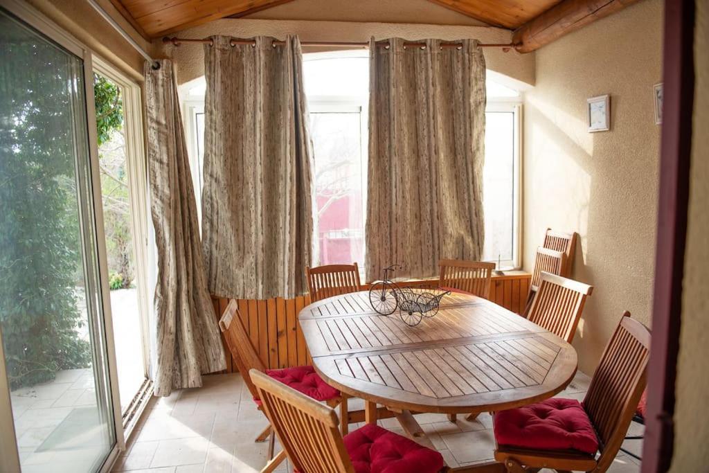 Petit Paradis . Pujaut Extérieur photo