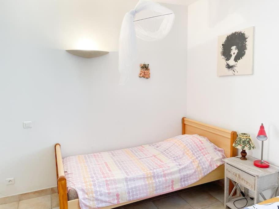 Petit Paradis . Pujaut Extérieur photo
