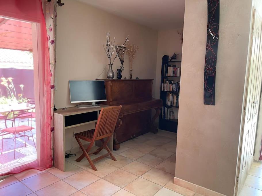 Petit Paradis . Pujaut Extérieur photo
