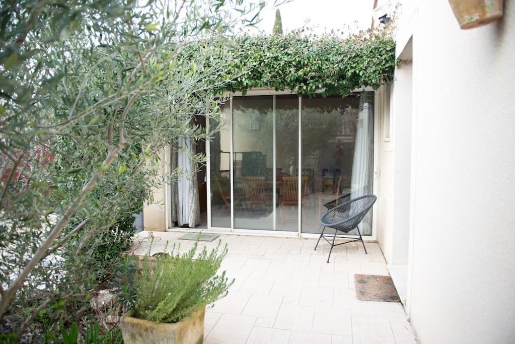 Petit Paradis . Pujaut Extérieur photo