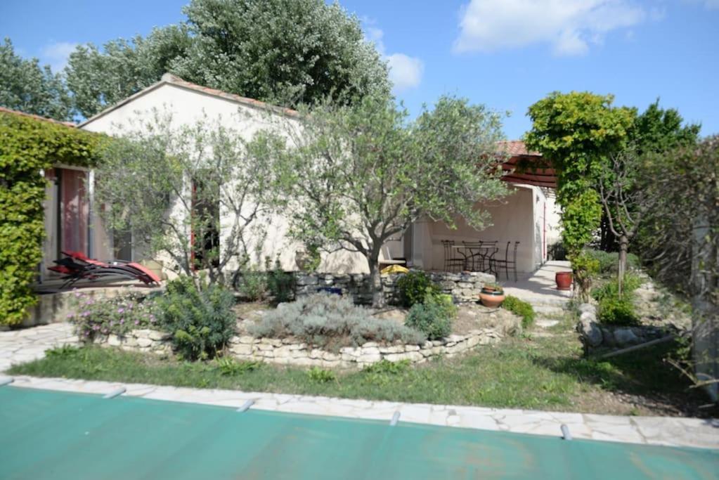 Petit Paradis . Pujaut Extérieur photo